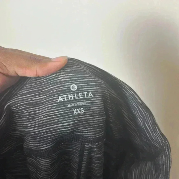 Athleta Mind Over Mat Capri Leggings Black and White Women Size XXS Yoga Workout - Picture 10 of 15